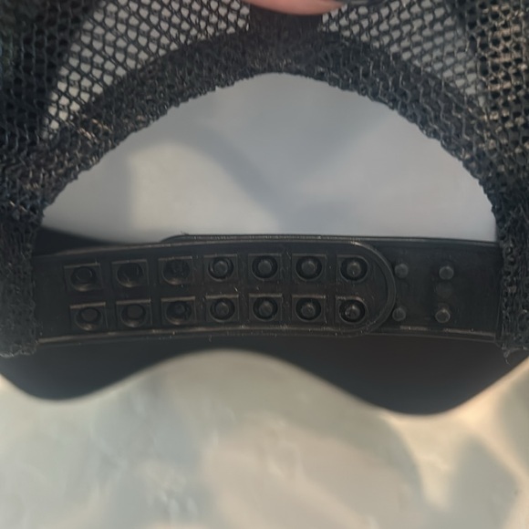 LV Vuitton black hat - Picture 4 of 4